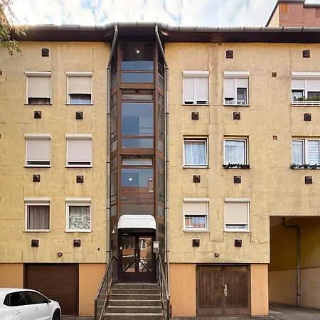 - Comfy - Close To Castle Eger