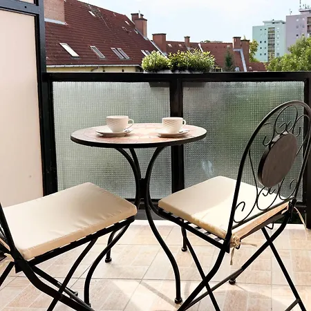Appartement - Comfy - Close To Castle Eger