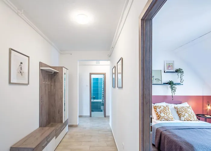 - Comfy - Close To Castle Apartamento Eger