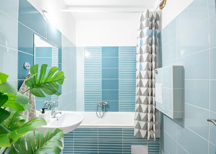 - Comfy - Close To Castle Eger