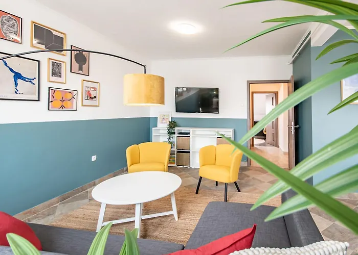 - Comfy - Close To Castle Apartamento Eger