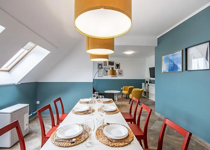 - Comfy - Close To Castle