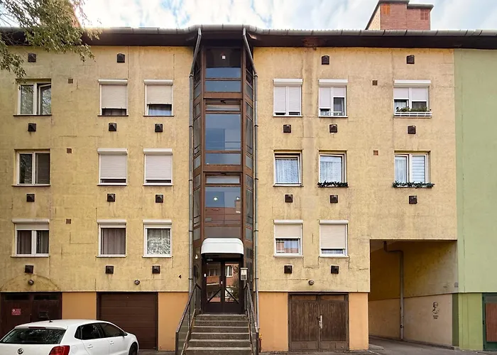 - Comfy - Close To Castle Eger